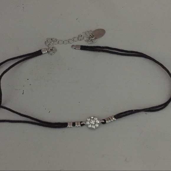 Choker - Picture 1 of 3